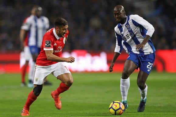 Benfica-FC Porto vai jogar-se a 15 de abril