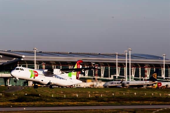 Pilotos da TAP cortam horas extra e deixam passageiros em terra