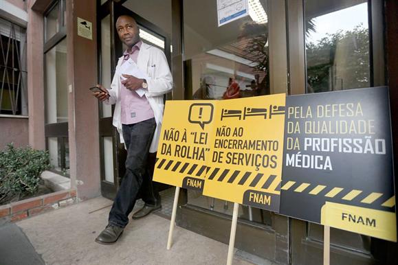 Sindicatos de médicos agendam greve conjunta para maio