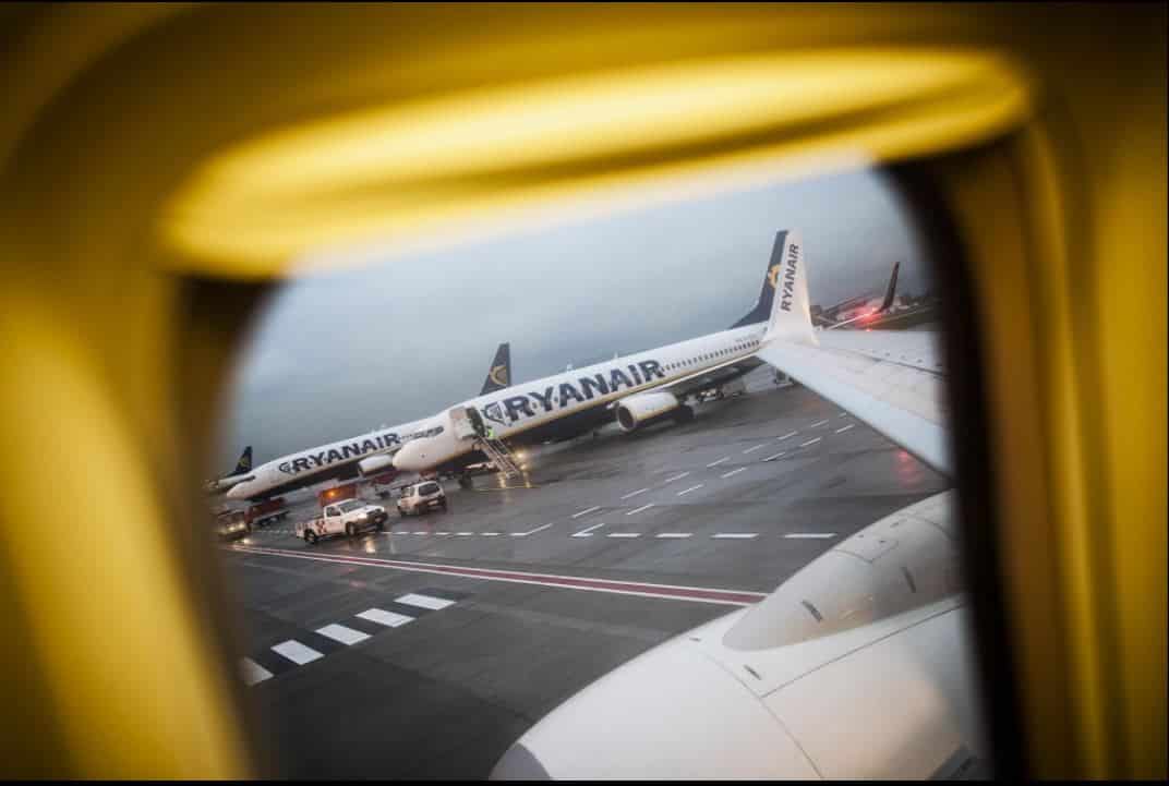 Conflito da Ryanair passa da pista do aeroporto para o Parlamento