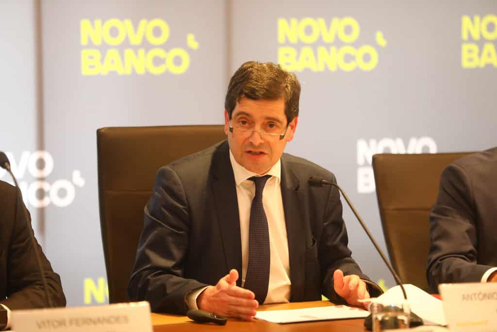Novo Banco aumenta comissões de transferências para combater prejuízos