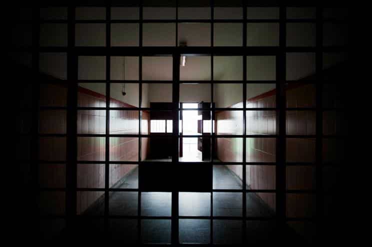 Radiologista suspeito de 51 crimes de pornografia de menores