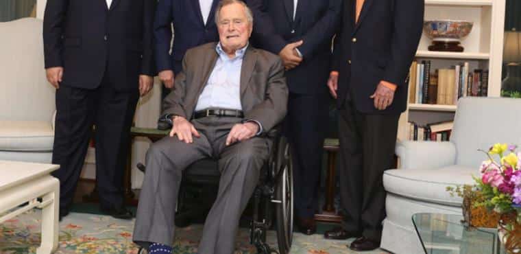 Antigo presidente George H. W. Bush foi hospitalizado