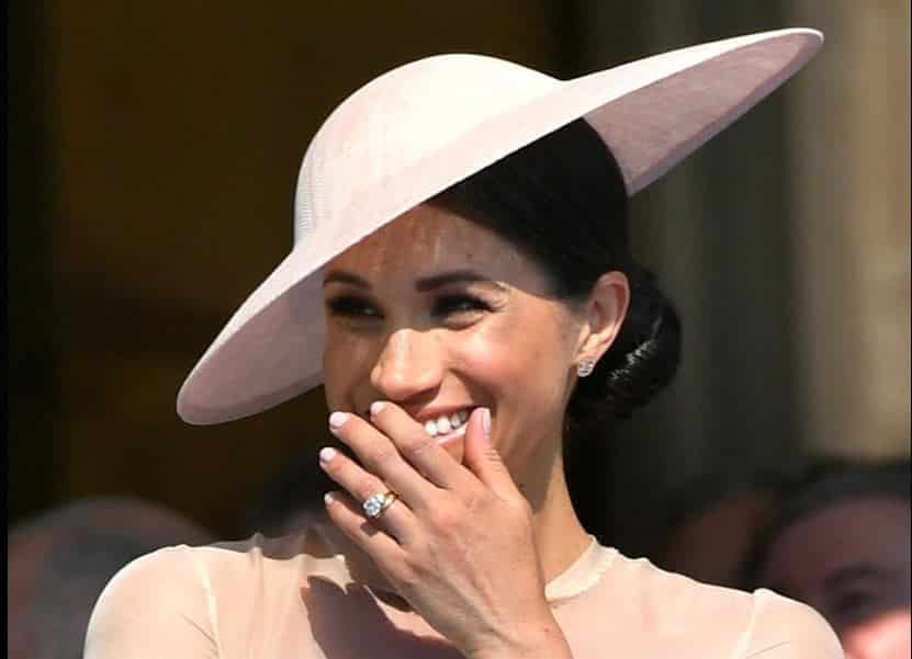 Meghan Markle encanta no primeiro evento após casamento com Harry