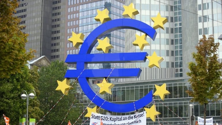 Bancos declaram transferências de 10,7 mil milhões de euros para offshores