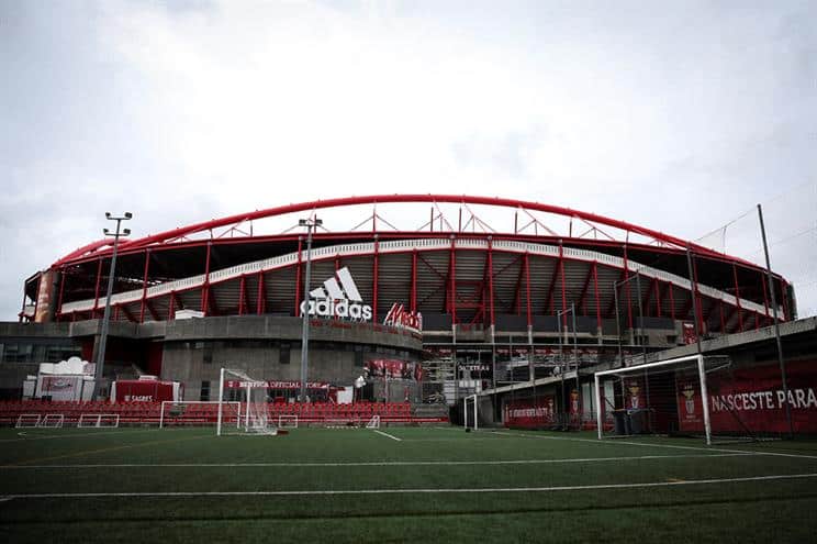 Quatro arguidos após novas buscas ao Benfica