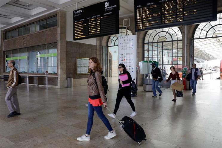 Comboios ainda com atrasos esta terça-feira de manhã