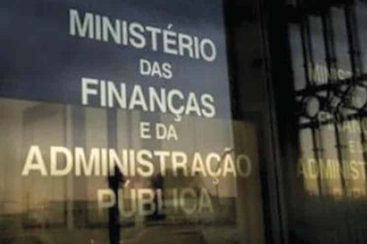 Milhares ainda aguardam pelo acréscimo salarial