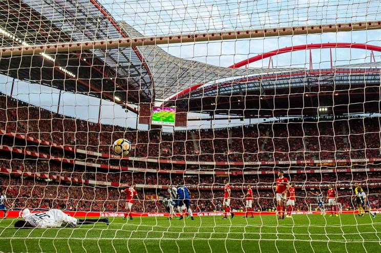 Golo de Herrera frente ao Benfica considerado o melhor da época