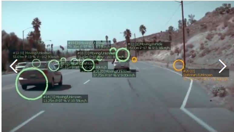 É isto que o Autopilot da Tesla vê (e vê muito)