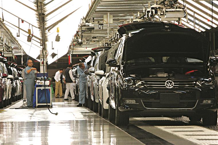 Autoeuropa. Grupo de trabalhadores quer avançar com providência cautelar