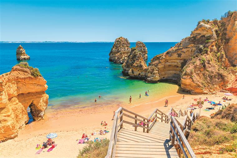 Praias. Uma bandeira que cria confusão