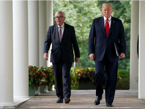 Depois das críticas, Juncker e Trump anunciam acordo para "zero taxas"
