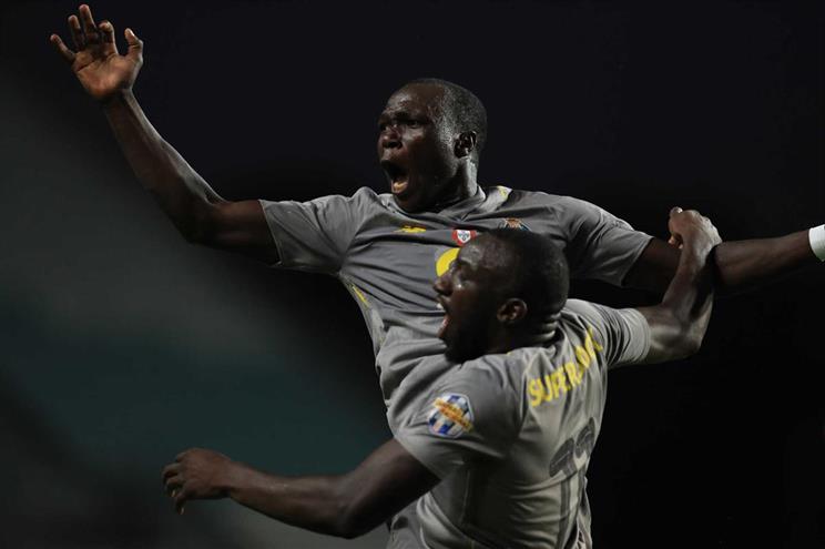 F. C. Porto vence Everton com golo de Marega