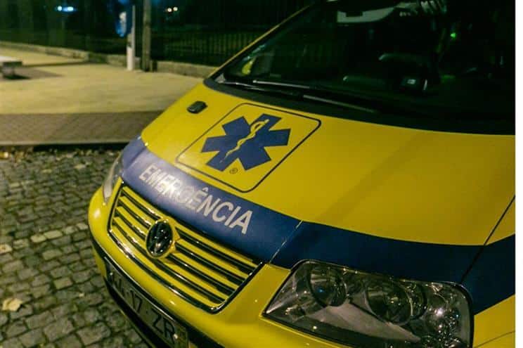 Homem esfaqueado encontrado a esvair-se em sangue em Loures