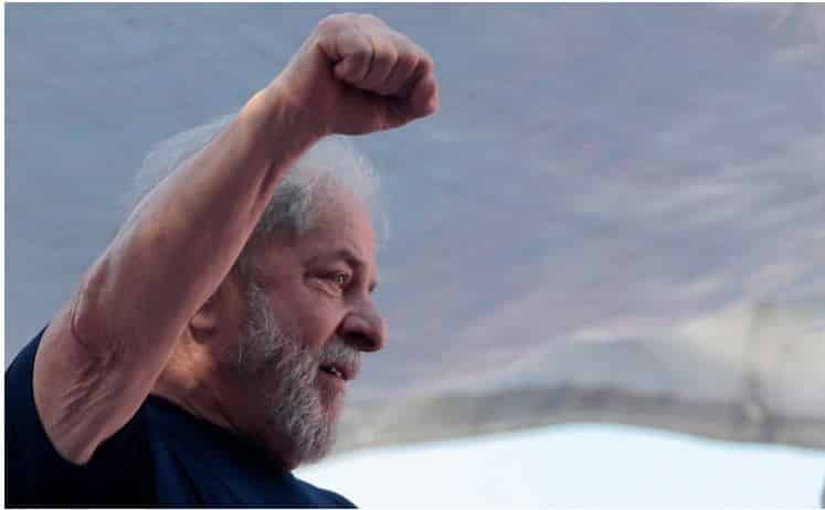 Libertação de Lula da Silva suspensa em braço-de-ferro entre juízes