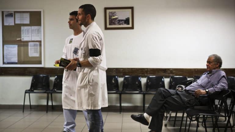 Governo com dificuldades em recrutar médicos para o SNS: 117 vagas ficaram por preencher