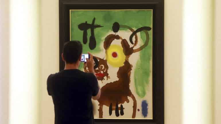 Cofre fechado guarda 200 obras do antigo BPN