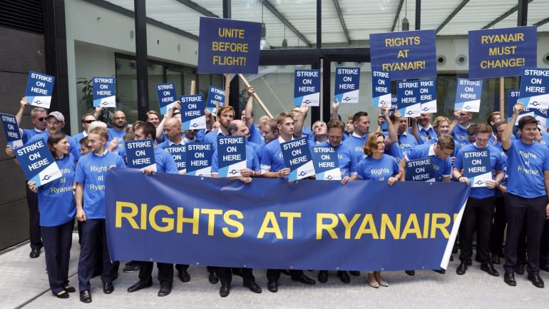Ryanair anuncia acordo com sindicatos dos pilotos na Irlanda