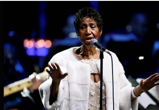 Aretha Franklin internada e "gravemente doente"