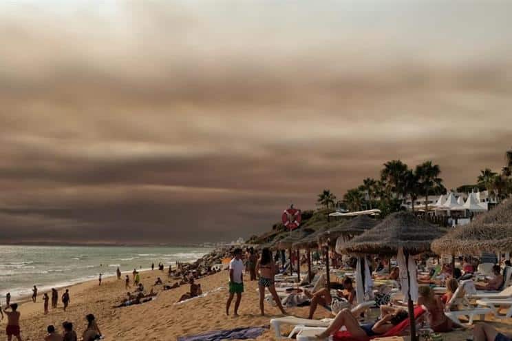 Fumo de incêndios atrasa voos em Portugal