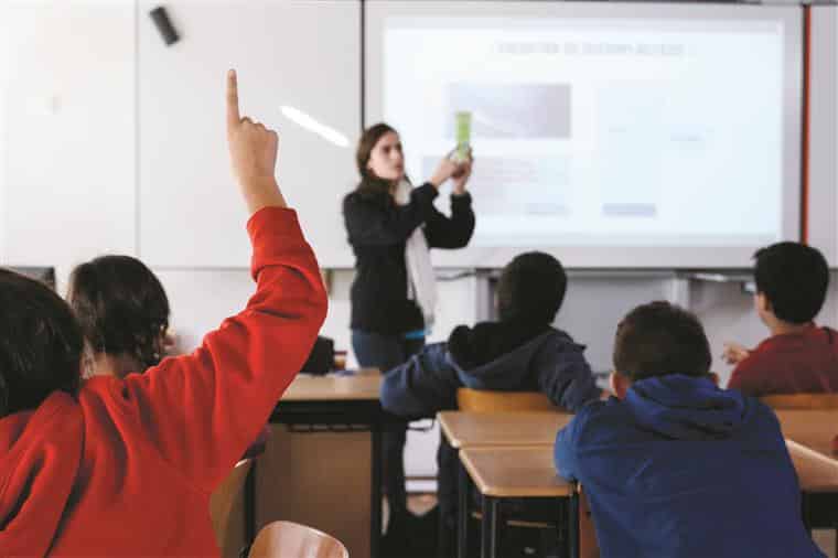 Escolas apontam a falta de três mil funcionários
