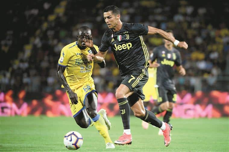 CR7 responde como sabe: a marcar