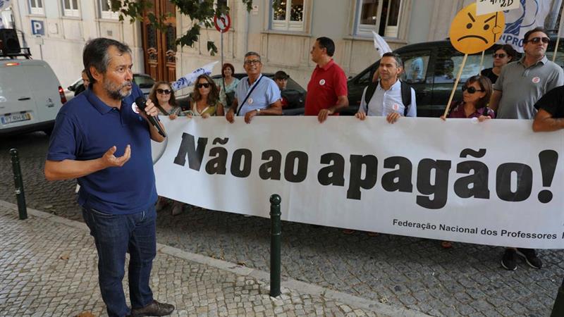 Professores fora das negociações do Orçamento do Estado