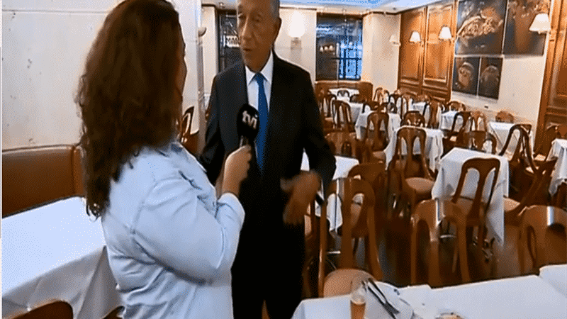 Marcelo despediu-se da pastelaria Suíça: "Nesta mesa morreu o meu pai"