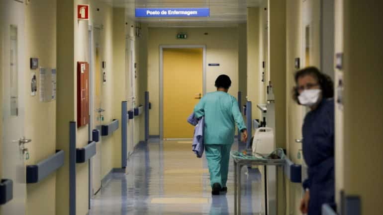 Hospitais vivem em “estrangulamento de tesouraria” e fazem “esforço inglório”