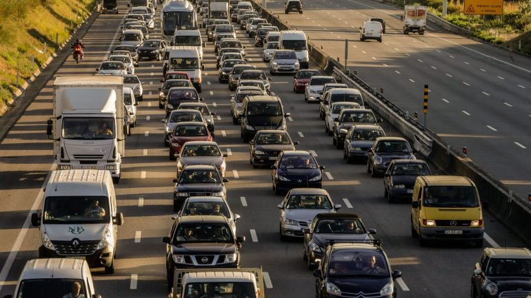 Mercado automóvel cai 10,1% em setembro com 16.534 veículos registados