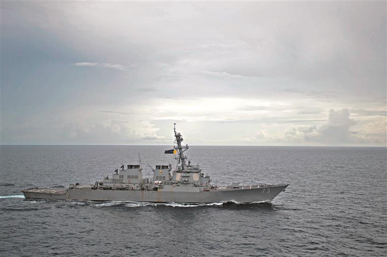 Tensão China-EUA aumenta com incidente entre dois navios