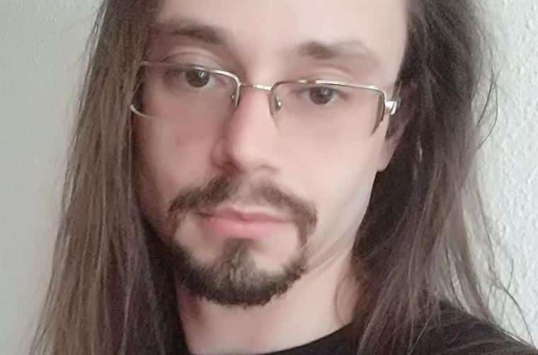 Quem é o professor que diz que obrigar crianças a beijar avós "é uma violência"?