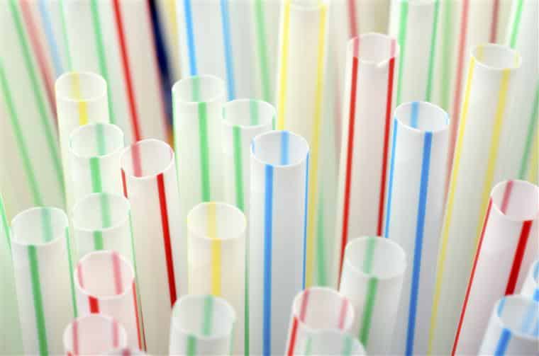 Parlamento Europeu quer proibir produtos de plástico de utilização única