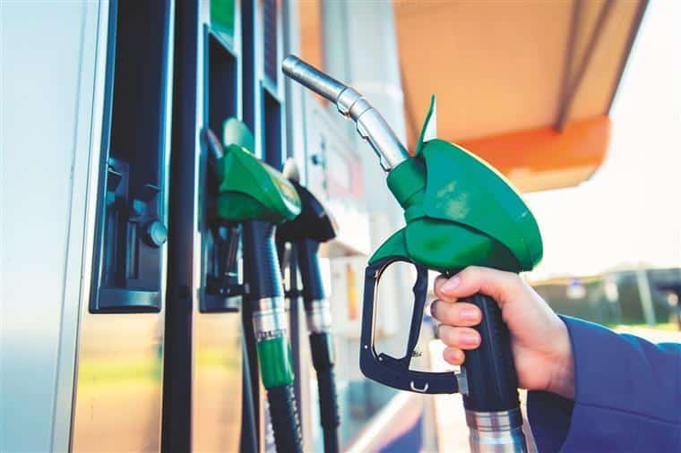 Combustíveis. Gasolina desce um cêntimo e gasóleo mantém o preço