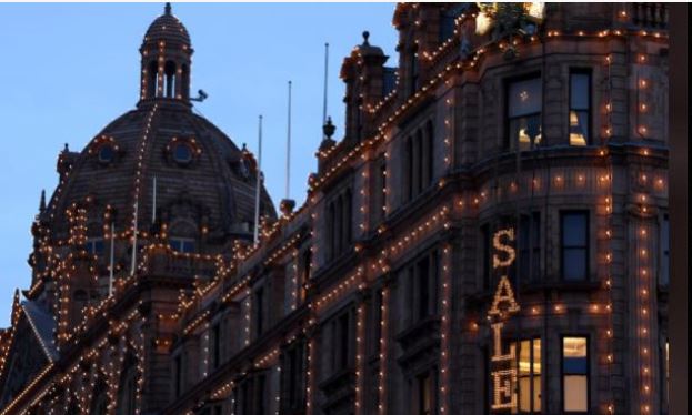 A mulher misteriosa que gastou 18 milhões de euros no Harrods