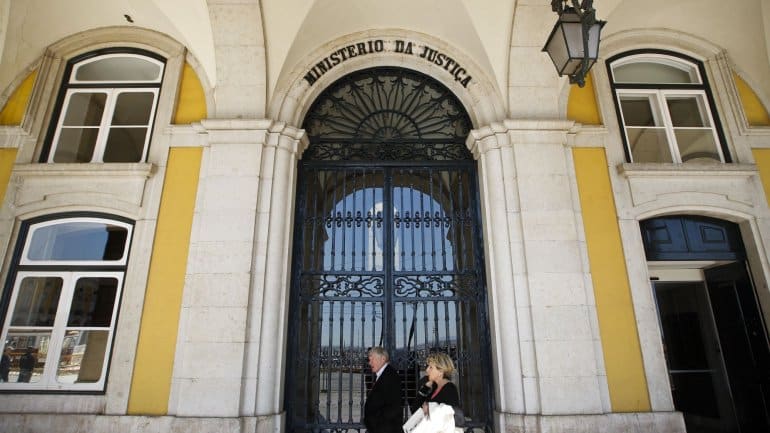 Ministério da Justiça expõe dados privados de funcionários