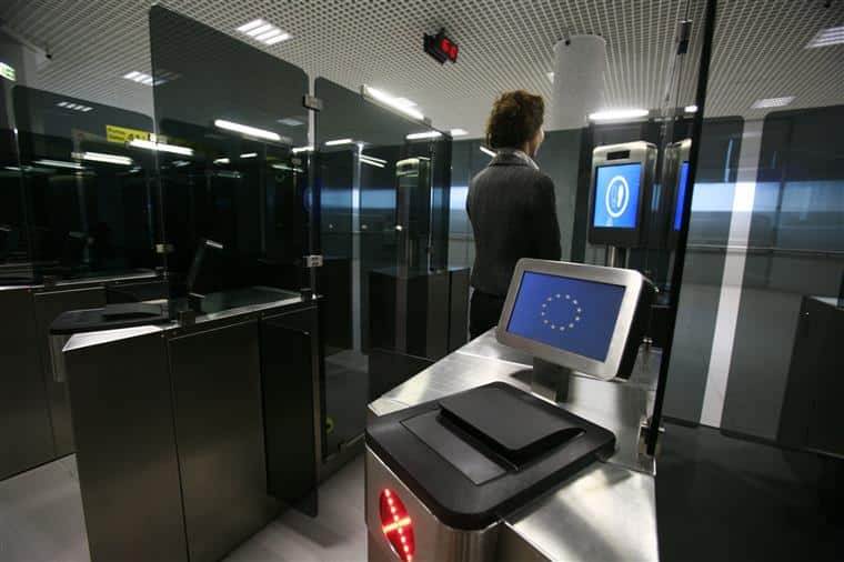 SEF. Trabalhadores em greve durante três dias