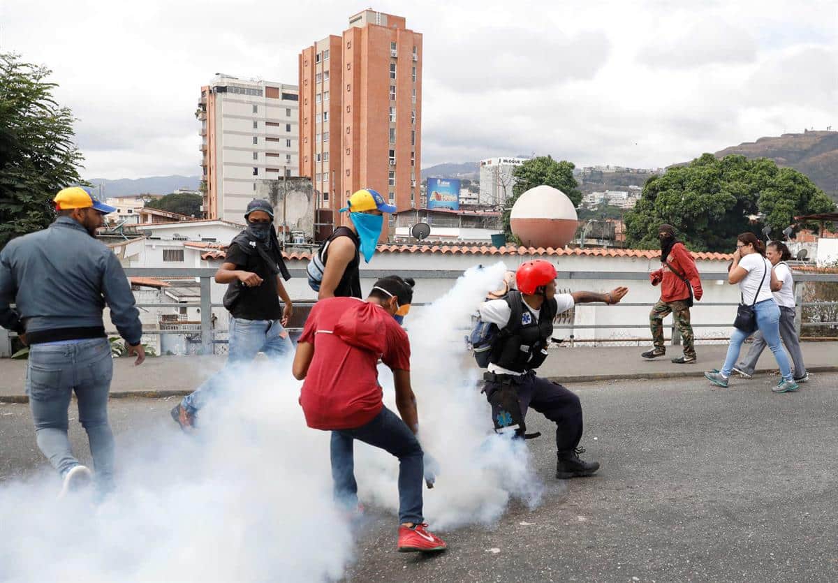 Milhares nas ruas contra Maduro. Quatro mortos