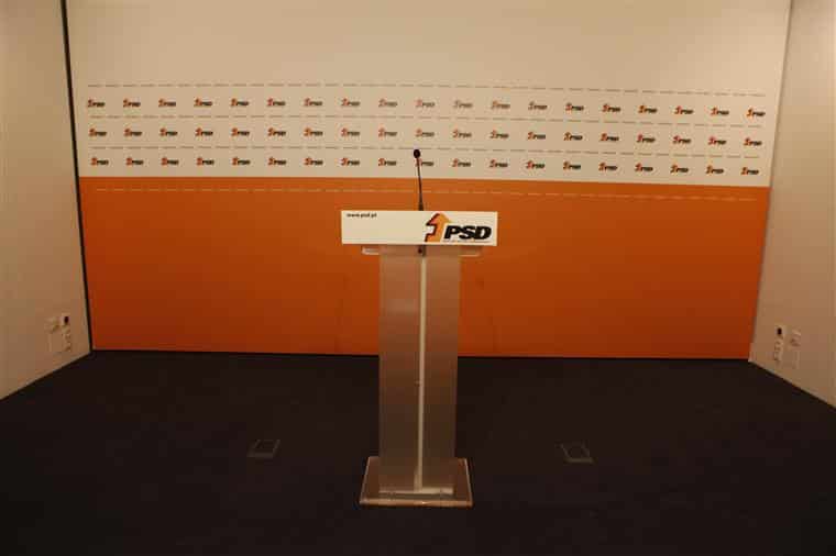 Quem está com quem na guerra interna no PSD