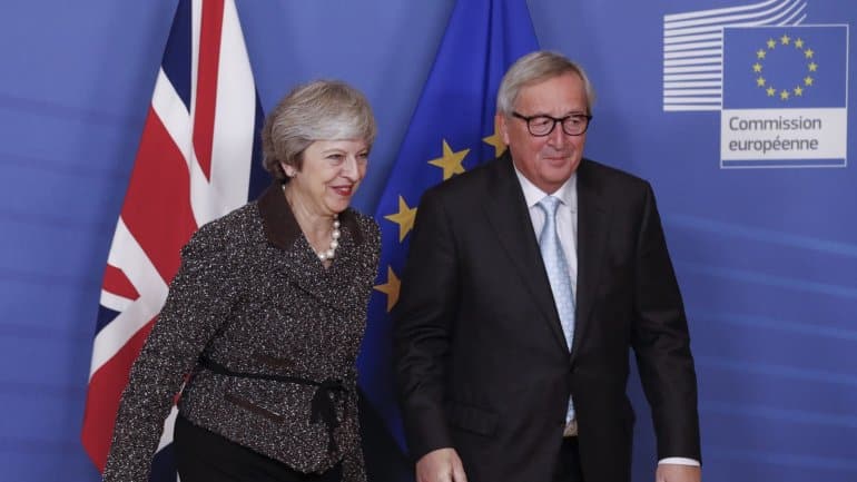 Presidente da Comissão Europeia recebe Theresa May na quinta-feira