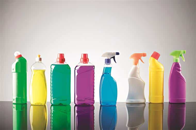 Produtos de limpeza poluem tanto o ar como os carros