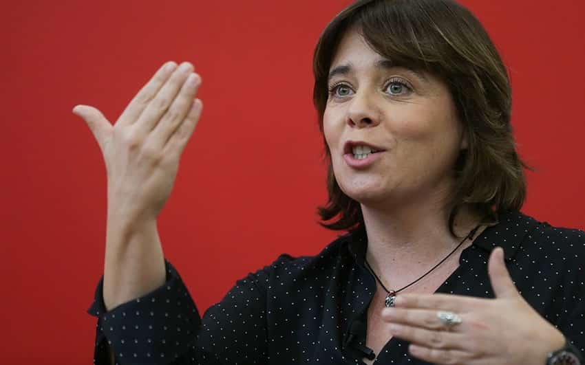 Catarina Martins acusa CTT de mentirem ao regulador e às populações