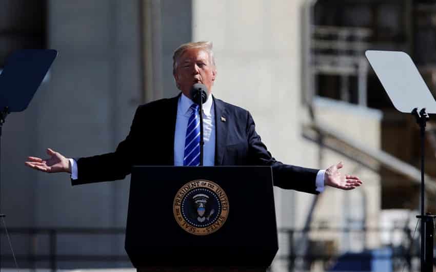 Trump admite intervenção militar na Venezuela. Maduro diz que EUA querem uma repetição da guerra do Vietname