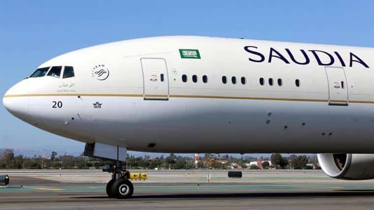 Mãe esquece-se de bebé no aeroporto e obriga avião a voltar para trás