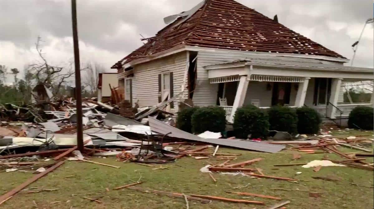 Tornado no Alabama causou "destruição catastrófica" e 23 mortos