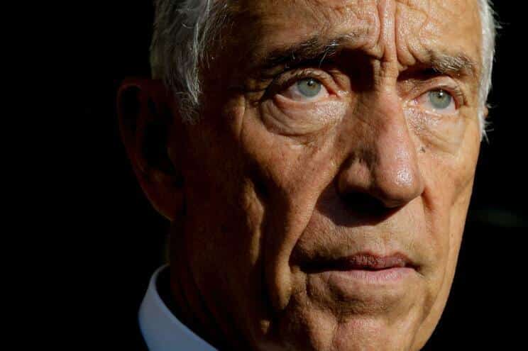 Marcelo destaca a importância do futuro à chegada a Luanda