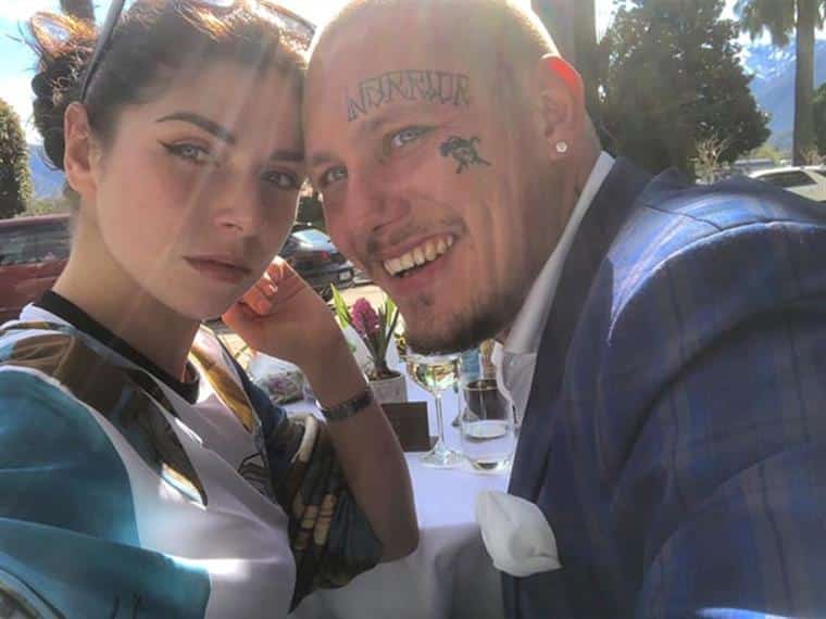 Mulher encontrada morta em hotel depois de jogo sexual com namorado correr mal