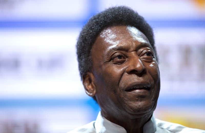 Pelé continua hospitalizado em Paris, com infeção urinária
