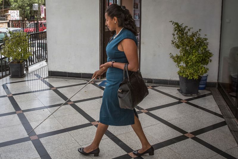 Investigadora diz que desafio da tecnologia para cegos é dar-lhes independência no mundo real